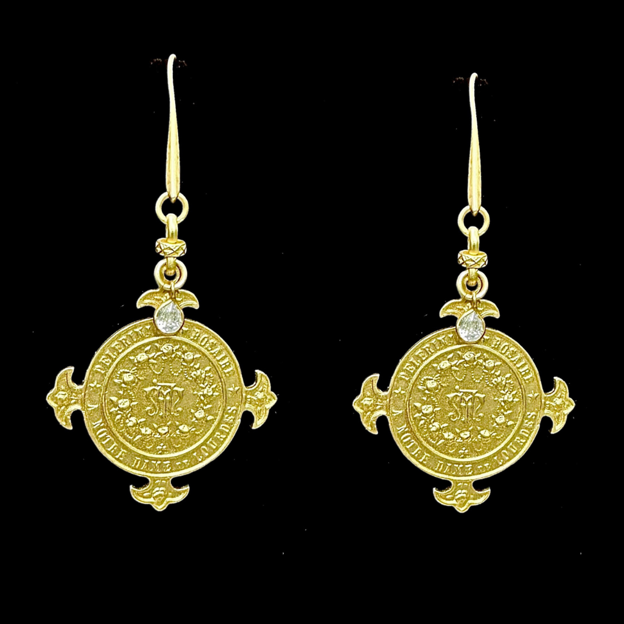 Lourdes Illumination Earrings in Gold