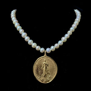 Virgo Rising Fresh Water Pearl Lazuli Necklace - Gold