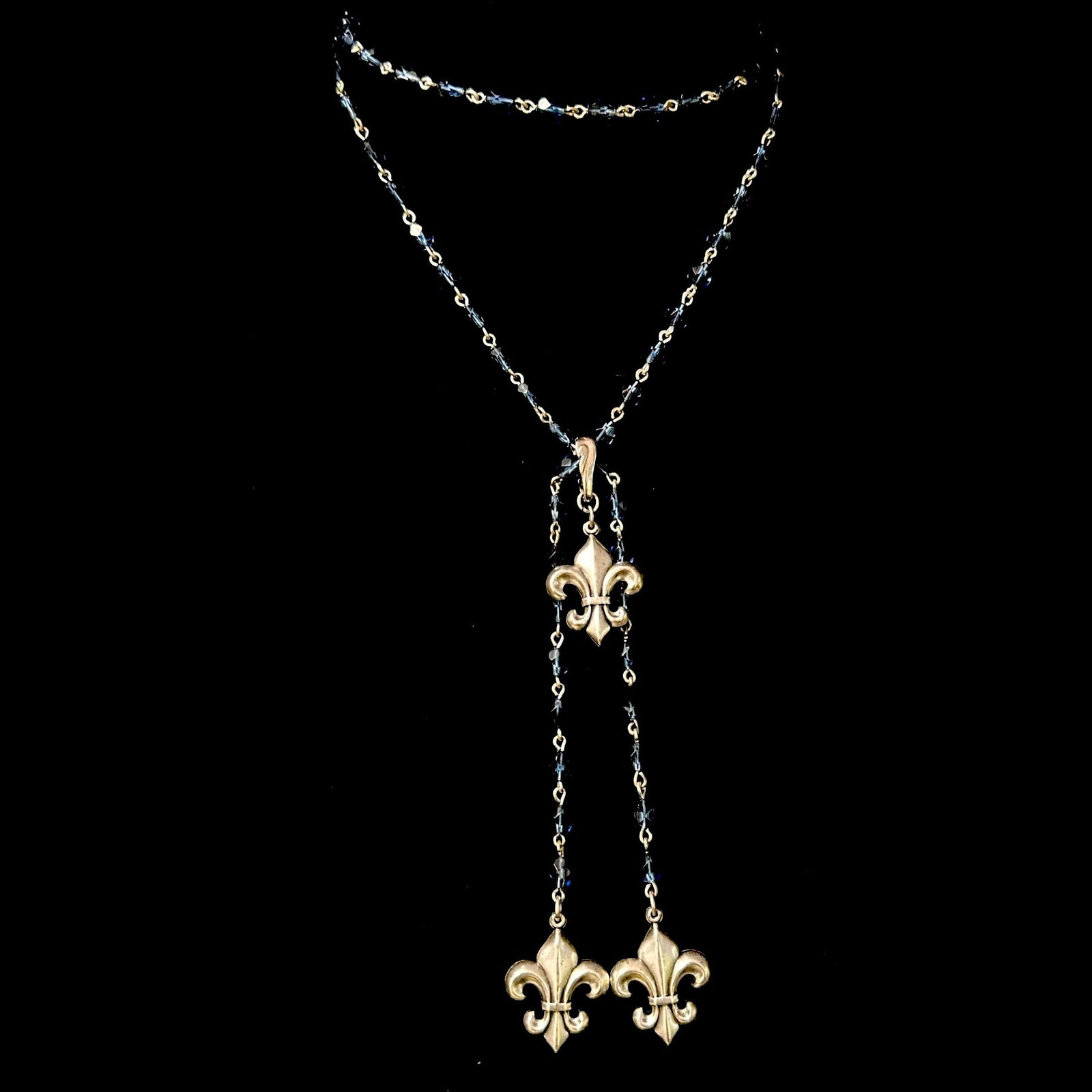 Moonglow Montana Fleur de Lis Lariat iNecklace in Silver