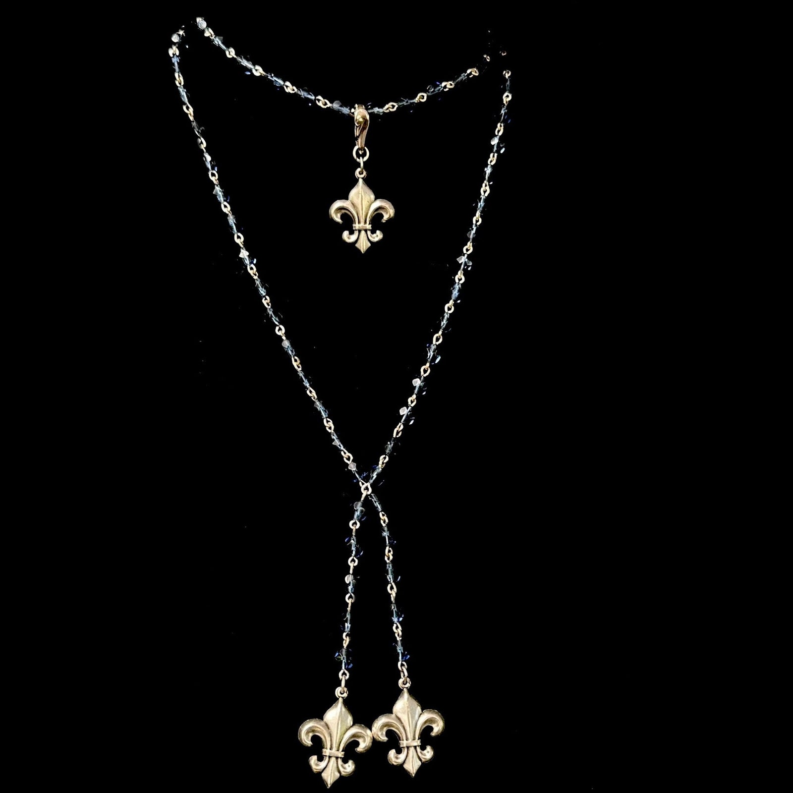Moonglow Montana Fleur de Lis Lariat iNecklace in Silver