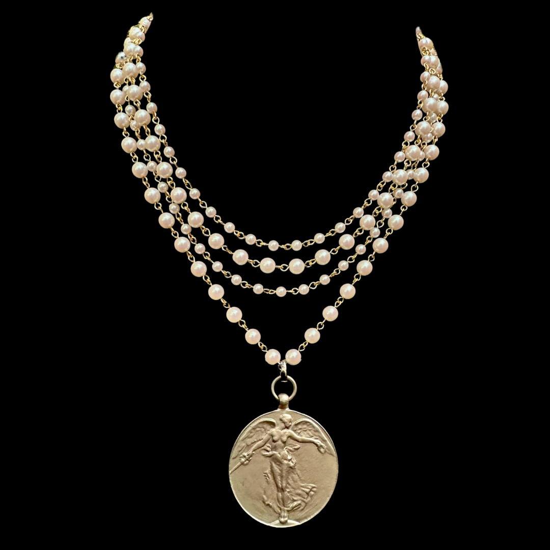 Freshwater outlet Pearl Goddess Necklace