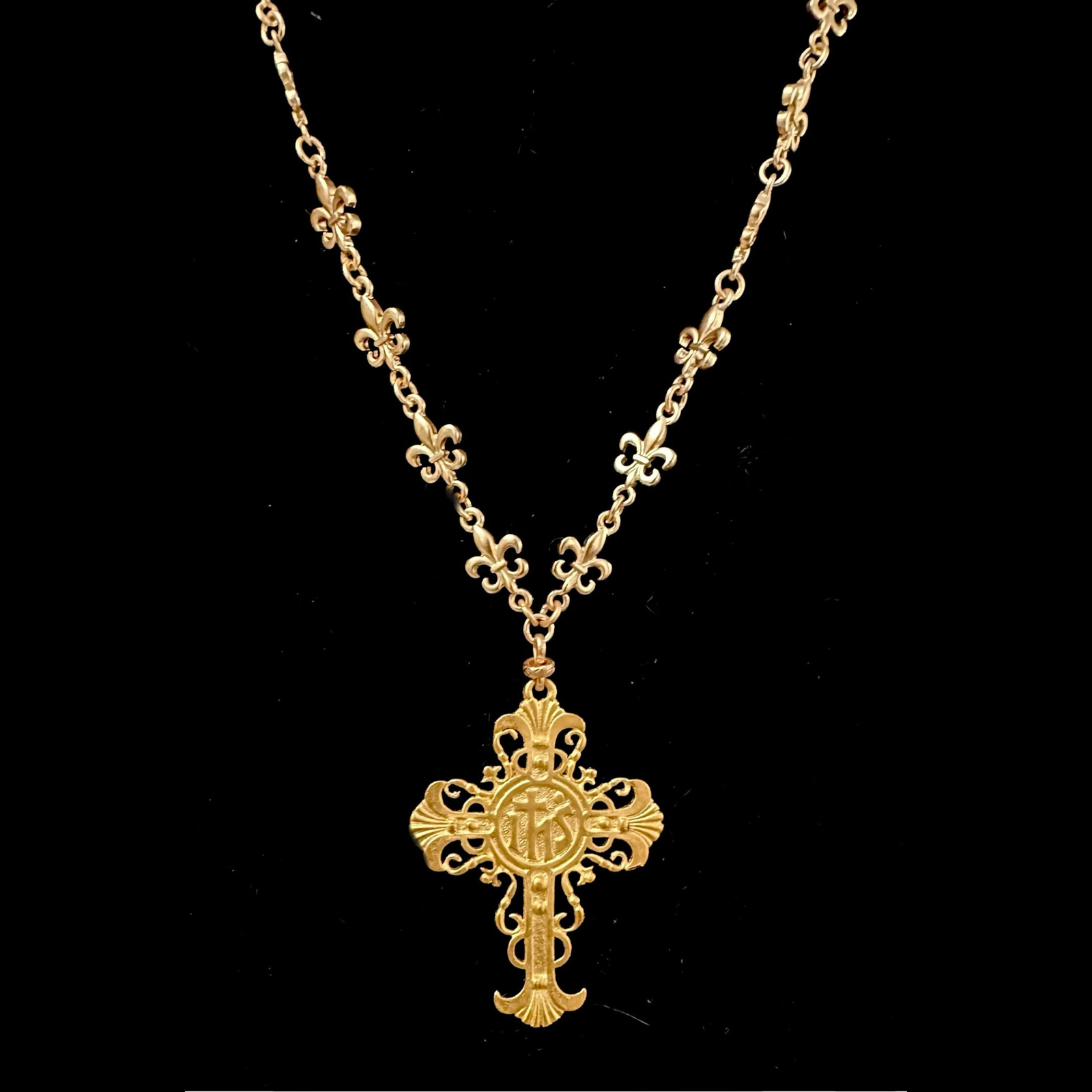 Ethereal Fleur de Lis Cross Cascade in Gold