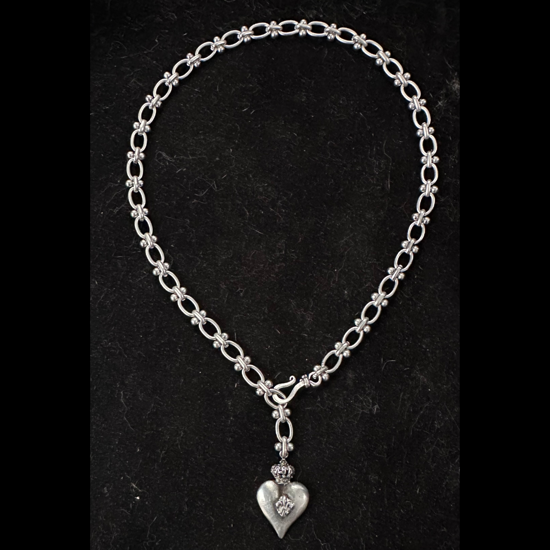 The Eternity Sacred Heart Necklace - Silver