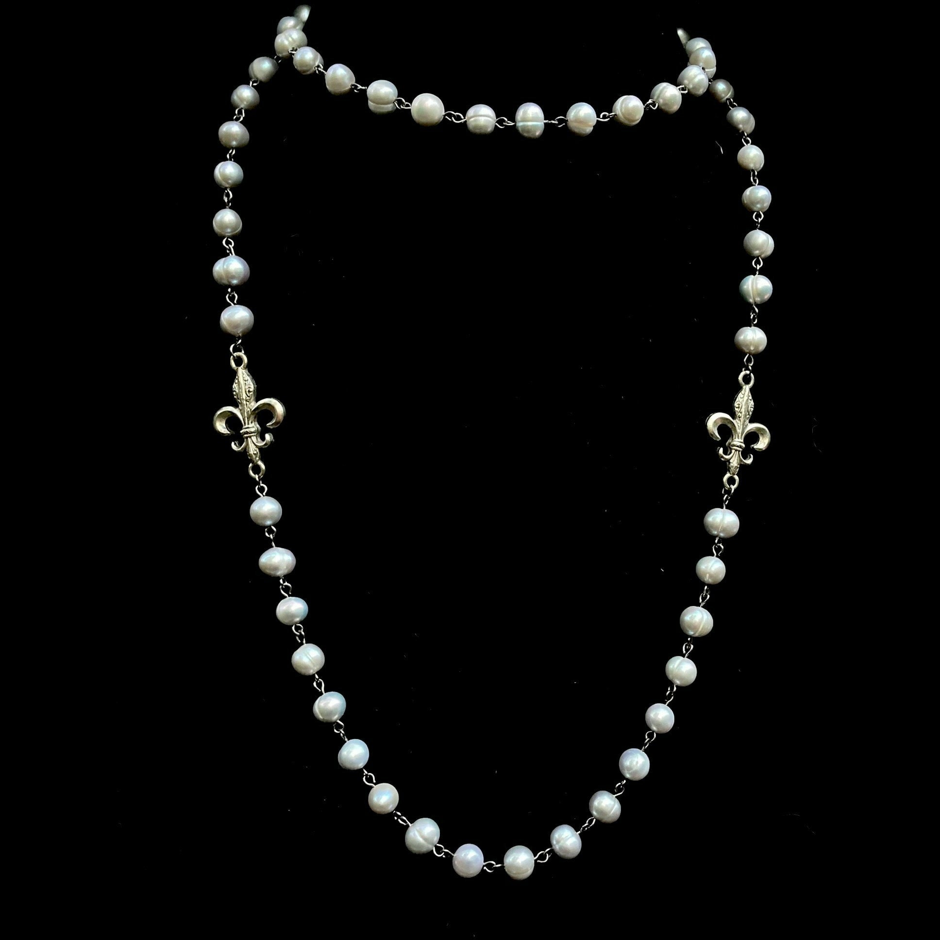 Flower Pearls - Necklace - The Blingspot Studio