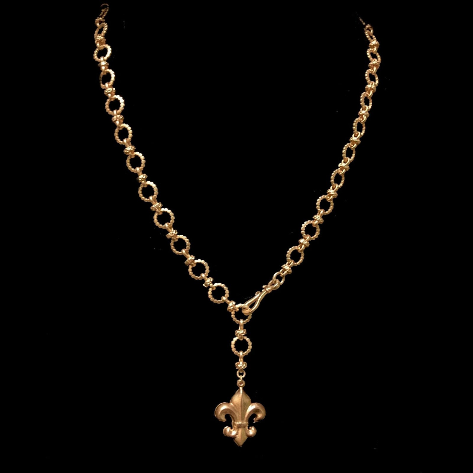 Fleur de Lis Eternity Link Necklace Gold