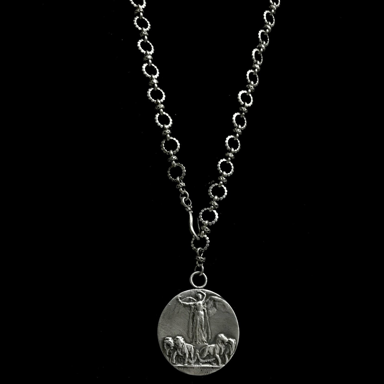 Peace Angel Victoria & Lions Eternity Link Chain Necklace -  Silver