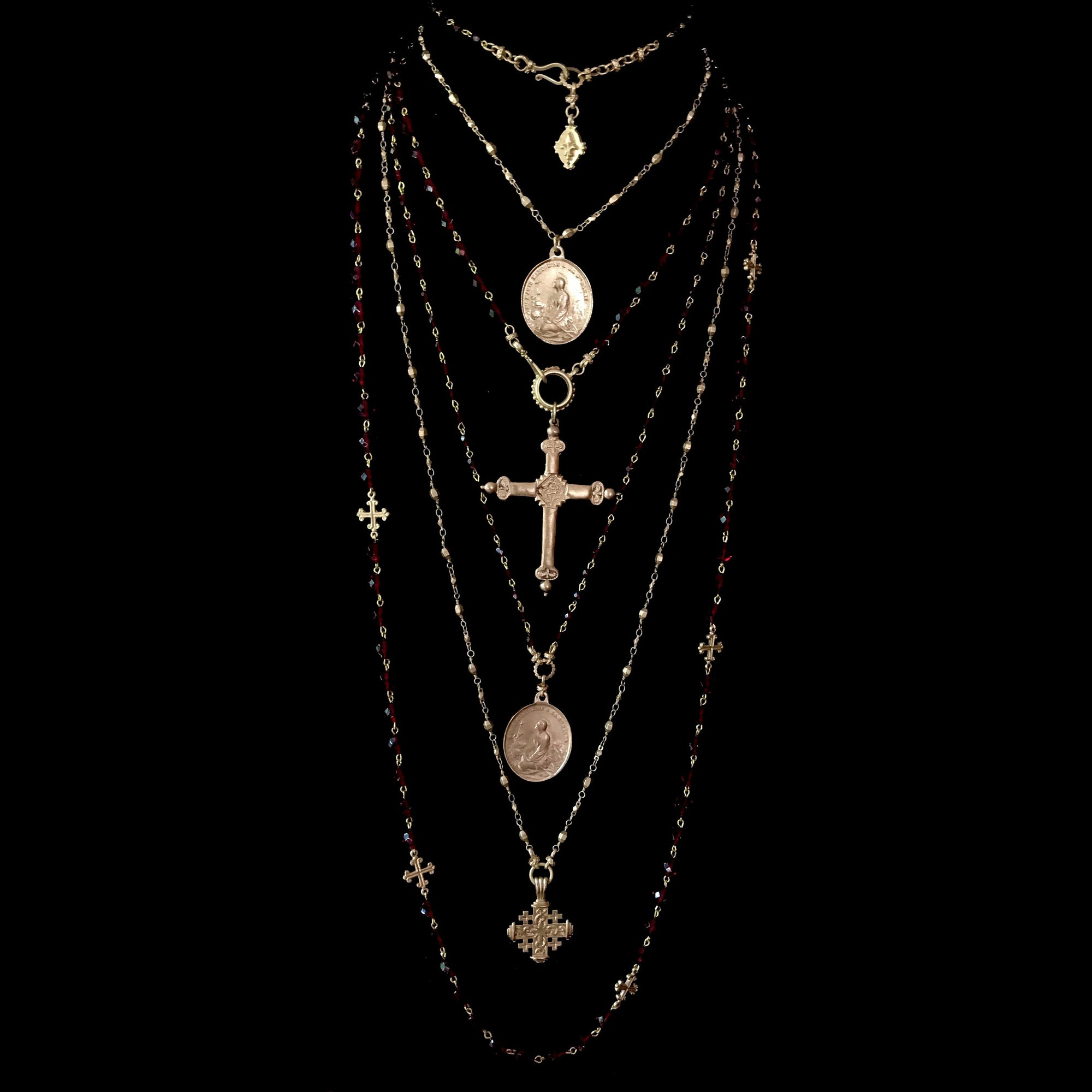 la Sainte-Marie Sacred Heart Cross Necklace in Garnet & Gold